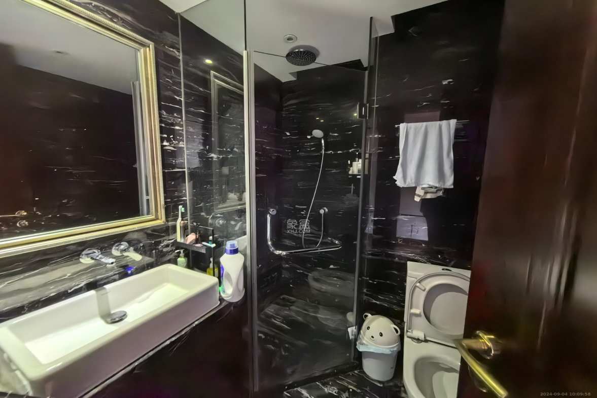 运达中央广场一、二期  3室2厅3卫    12000.0元/月 运达中央广场一、二期  3室2厅3卫    12000.0元/月室内图