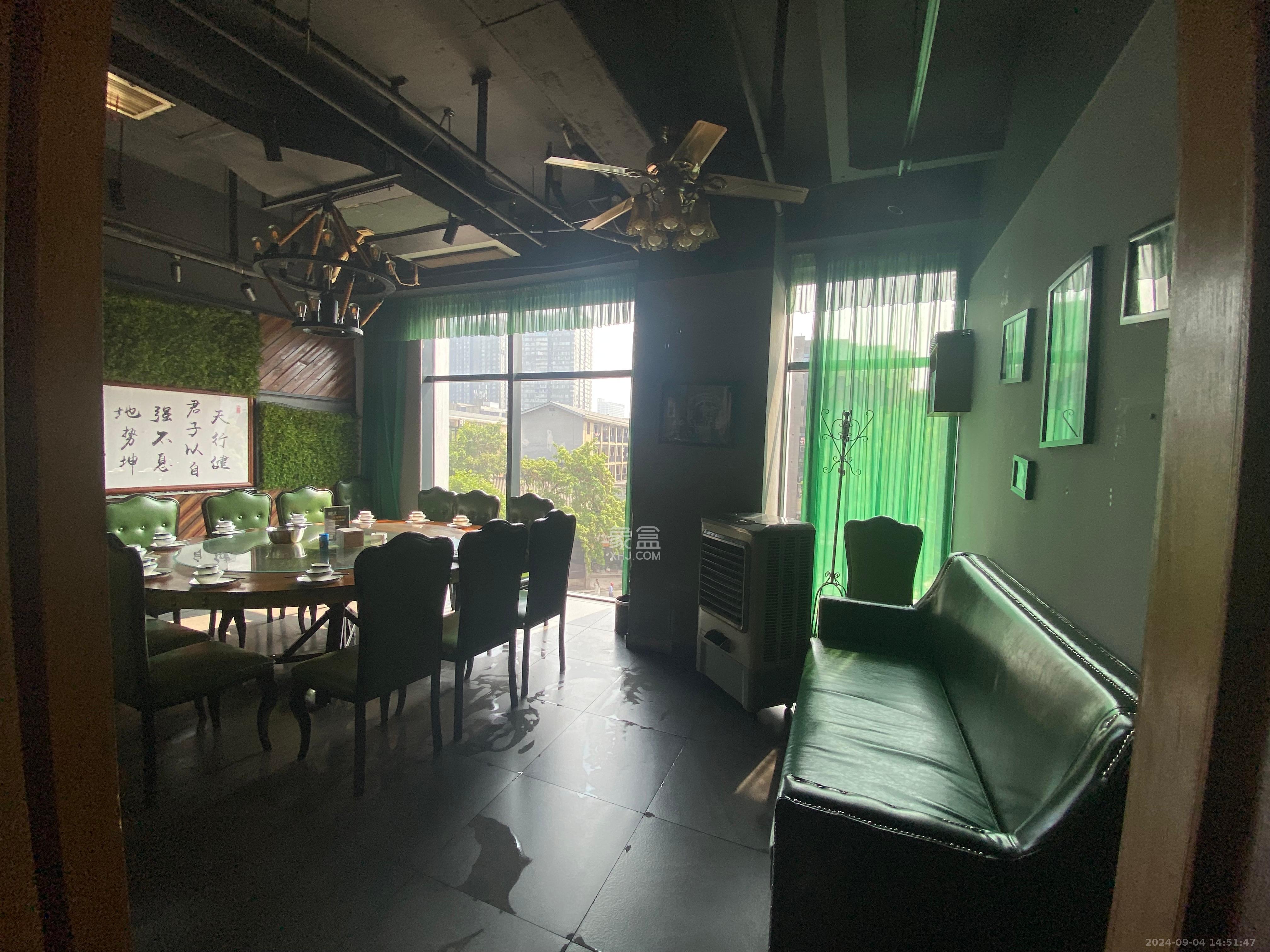 万达广场   331.0㎡      18000.0元/月室内图