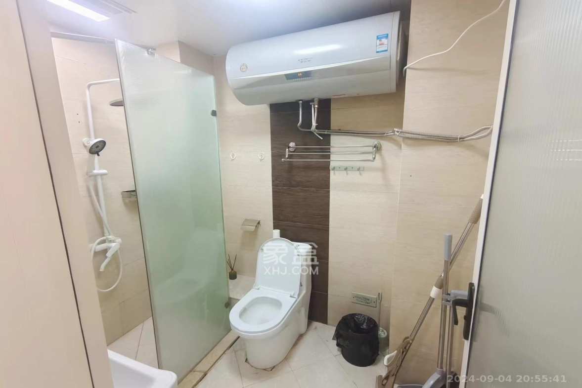 七彩丽都  1室1厅1卫    2200.0元/月室内图
