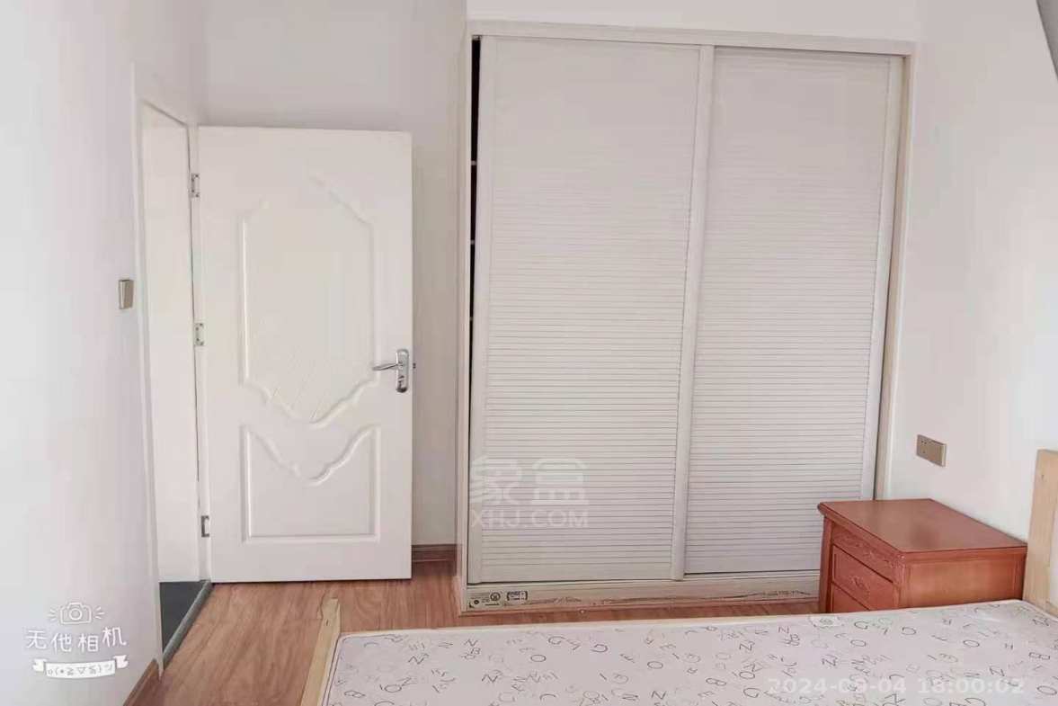 新桂公馆  1室2厅1卫   1600.00元/月室内图