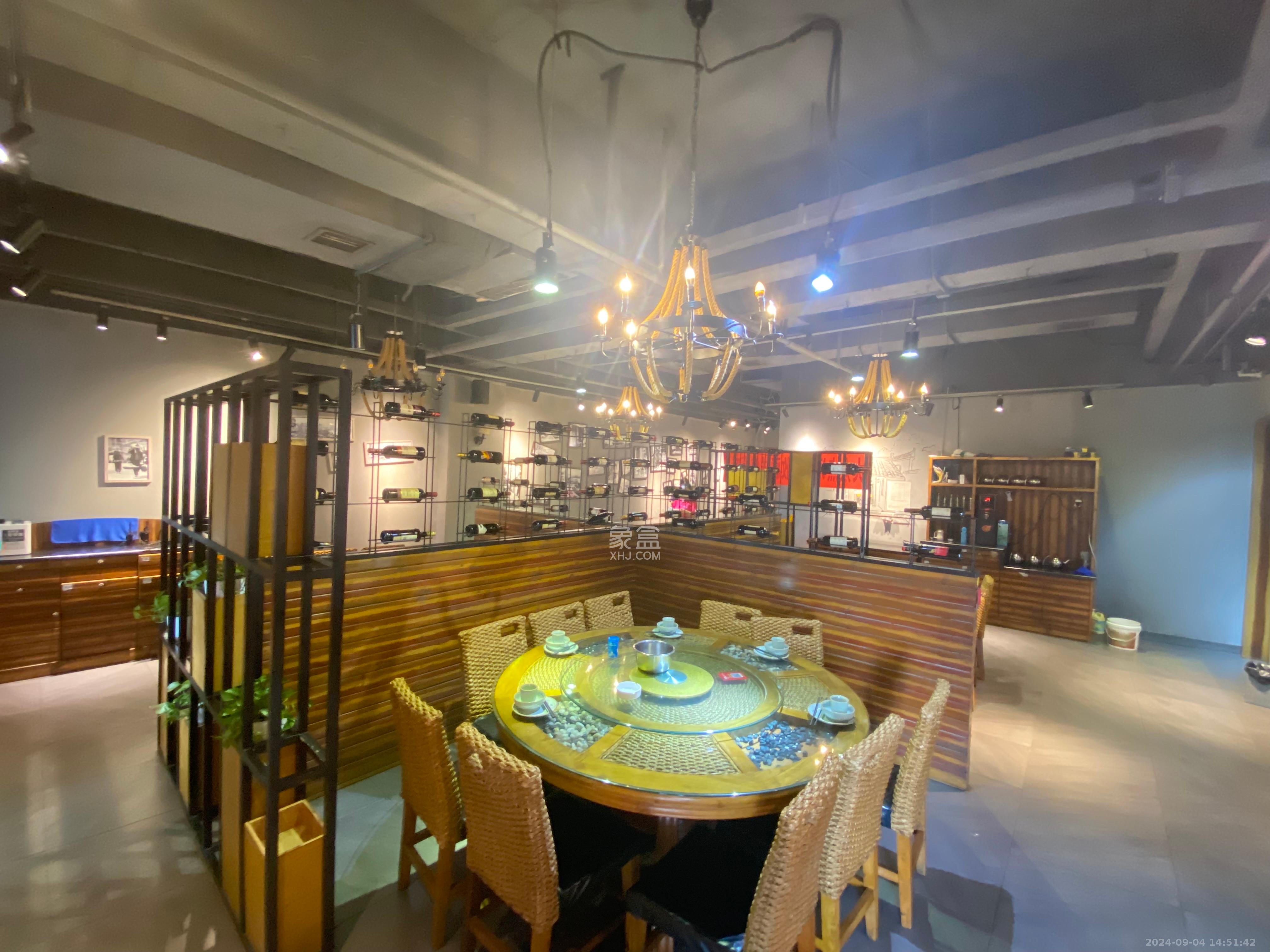 万达广场   331.0㎡      18000.0元/月室内图