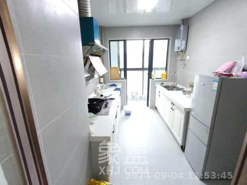 珠江东方明珠（新地东方明珠）三期  4室2厅2卫   2200.00元/月室内图