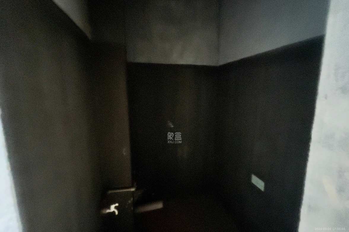 华融山水苑  4室2厅1卫   122.00万客厅