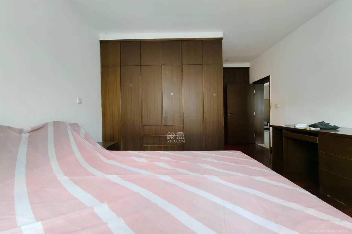 新桥小区  3室2厅2卫    1600.0元/月室内图