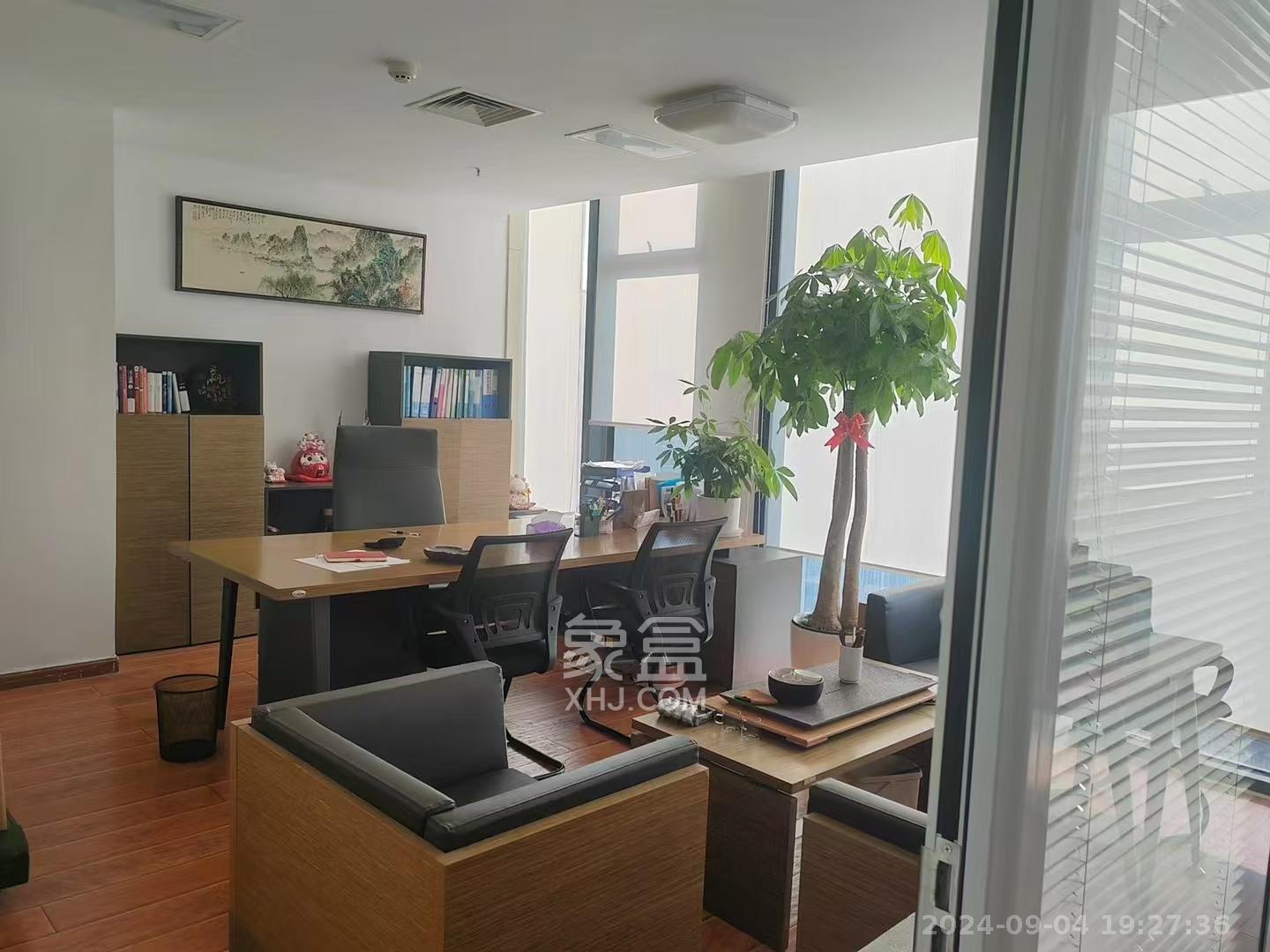 万达广场   157.82㎡      10000.0元/月室内图