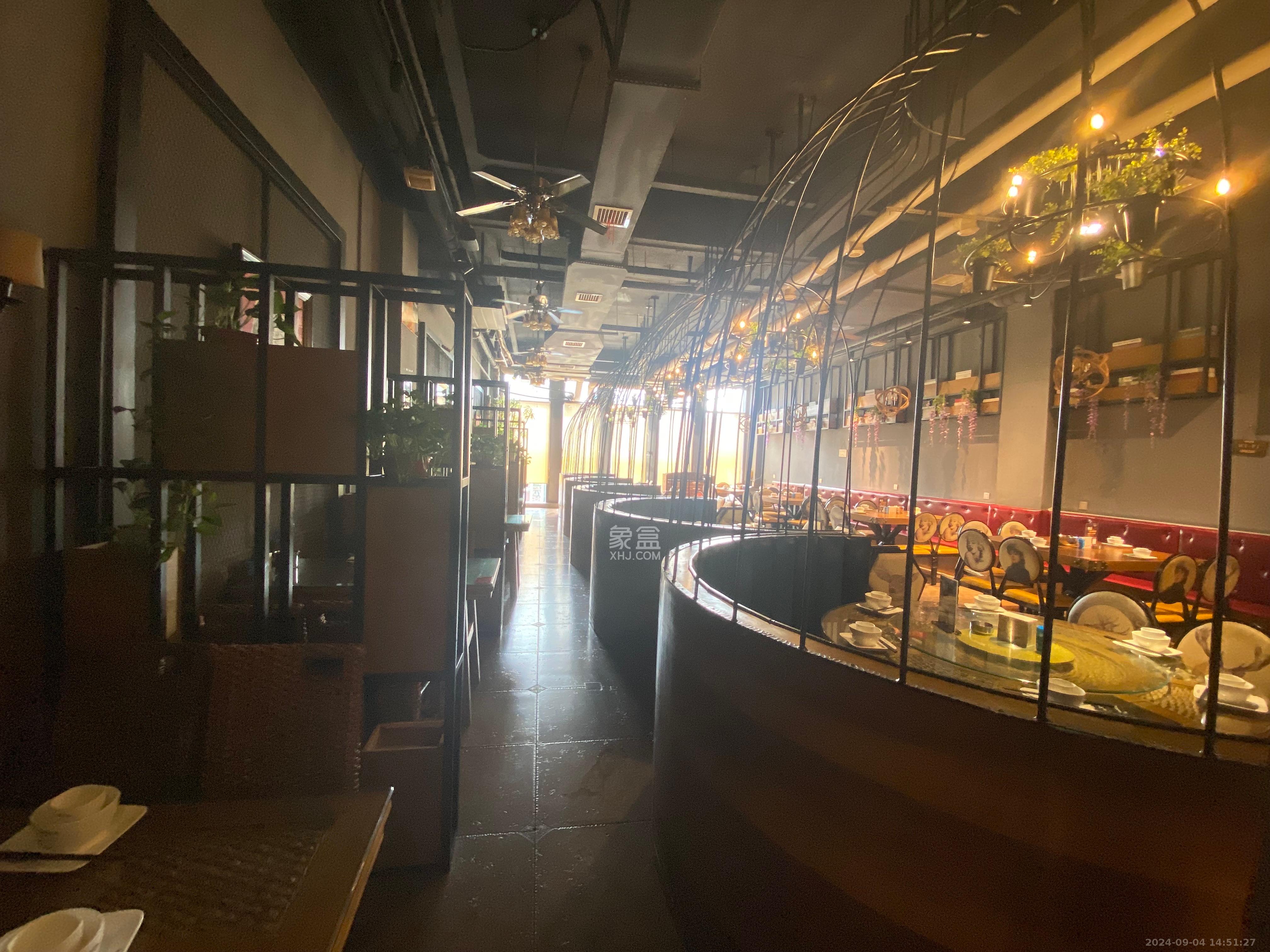 万达广场   331.0㎡      18000.0元/月室内图