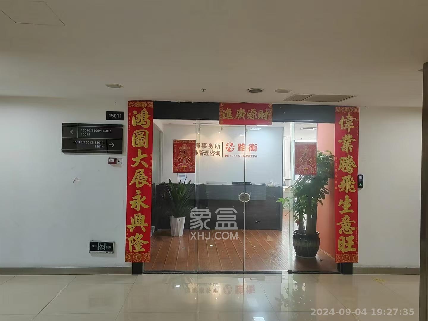 万达广场   157.82㎡      10000.0元/月