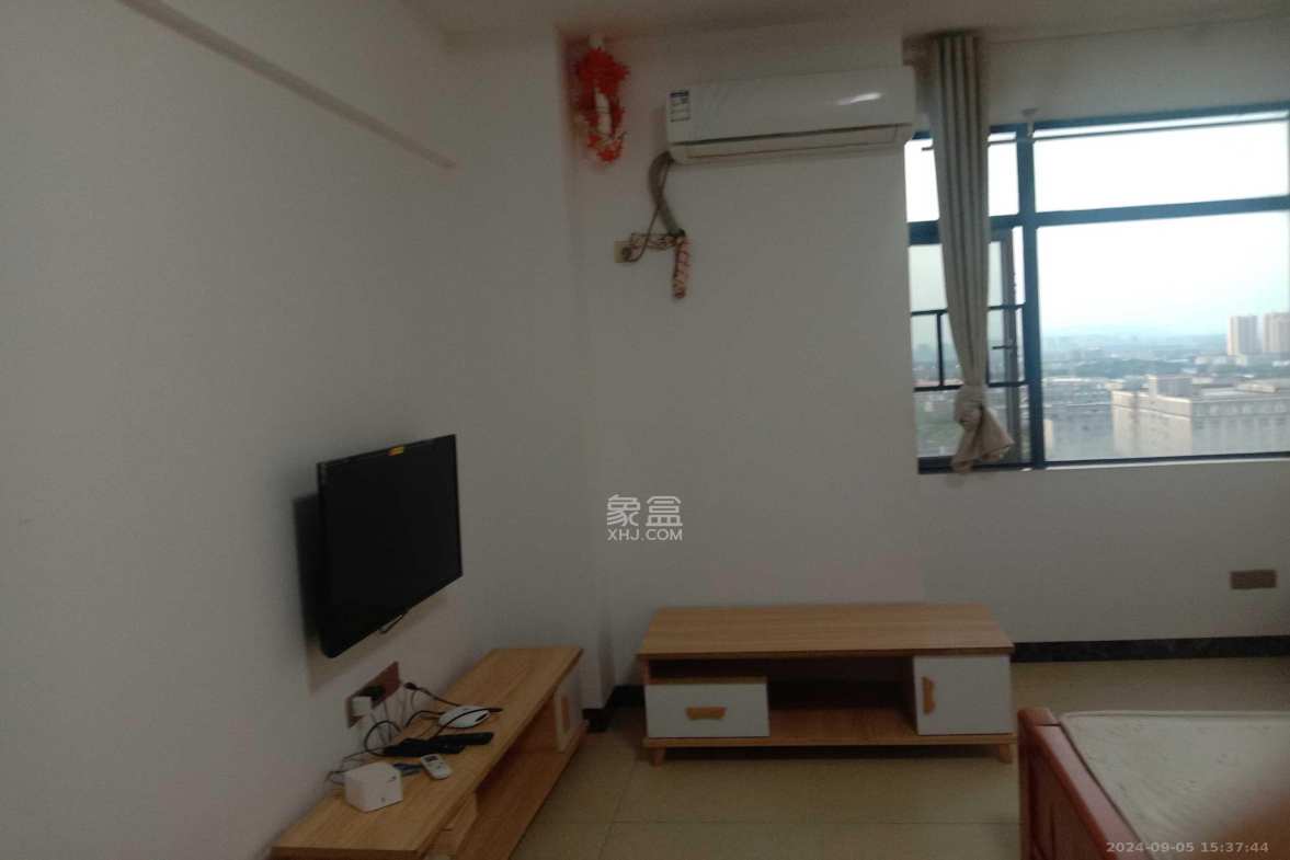 黄金一区  1室1厅1卫   1200.00元/月室内图