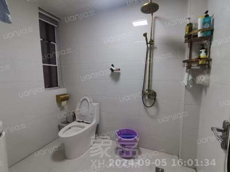 新泰小区  3室2厅2卫   1400.00元/月室内图