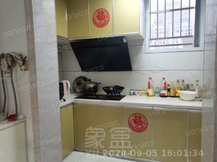 新泰小区  3室2厅2卫   1400.00元/月室内图