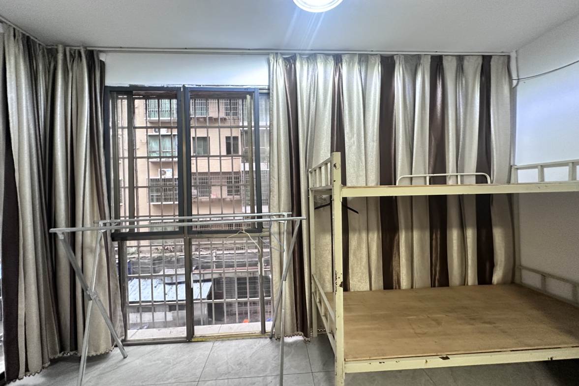 长湖小区  3室2厅1卫   1600.00元/月室内图