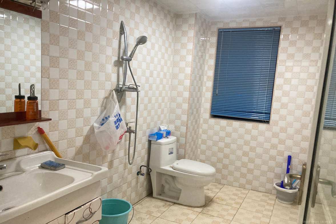 中建芙蓉嘉苑  3室2厅2卫   2400.00元/月室内图