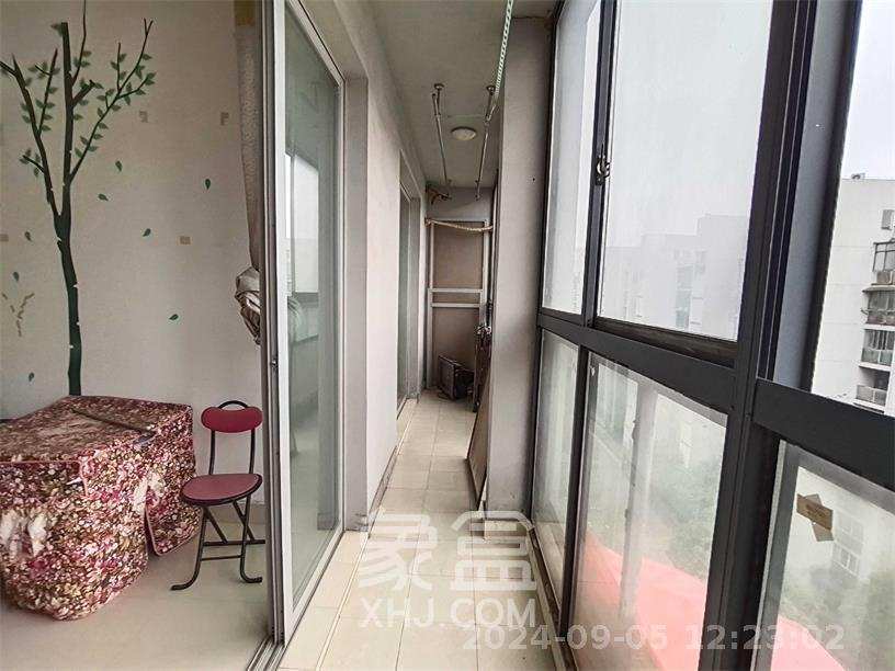 阳光100二期  3室2厅1卫   2500.00元/月室内图