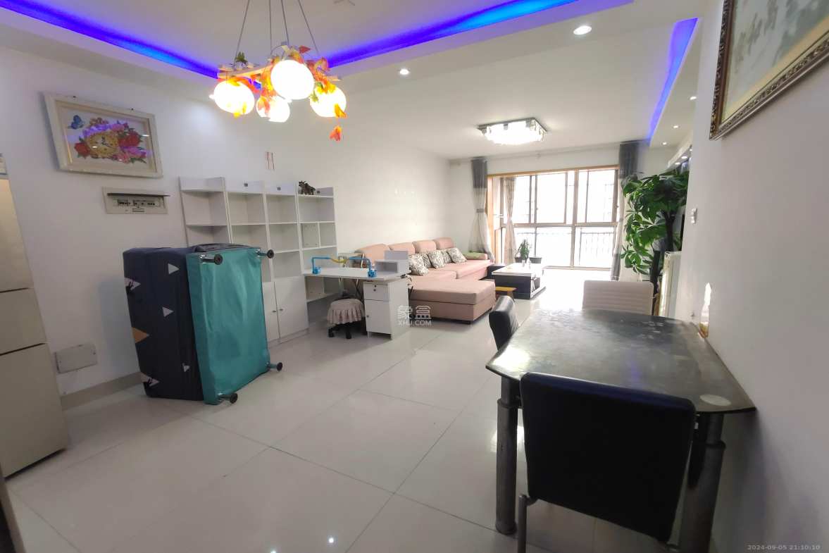 金麓西岸和苑  2室2厅1卫    2200.0元/月 金麓西岸和苑  2室2厅1卫    2200.0元/月室内图