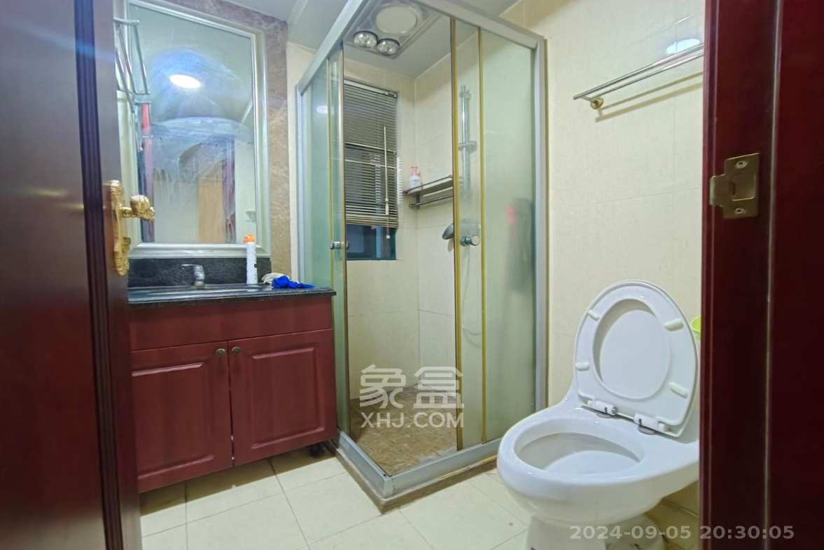 恒大城  2室2厅1卫    2100.0元/月户型图