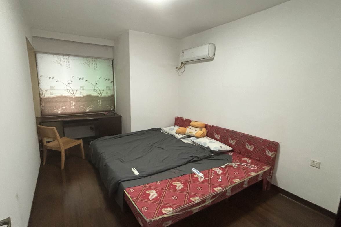中大名苑  3室2厅1卫   1800.00元/月室内图