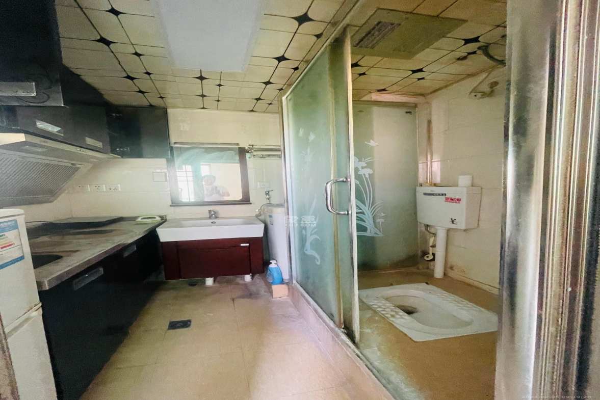 上城星座  1室1厅1卫    1800.0元/月室内图