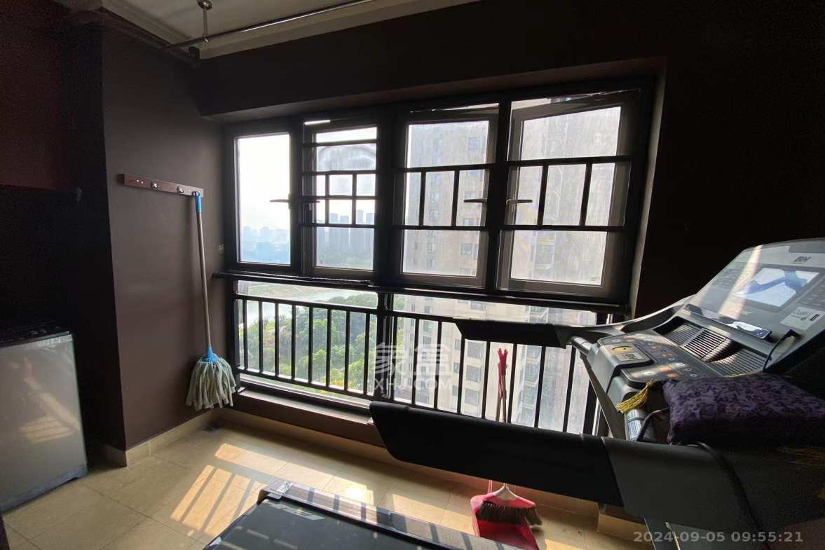 万科白鹭郡  3室2厅2卫    3200.0元/月室内图