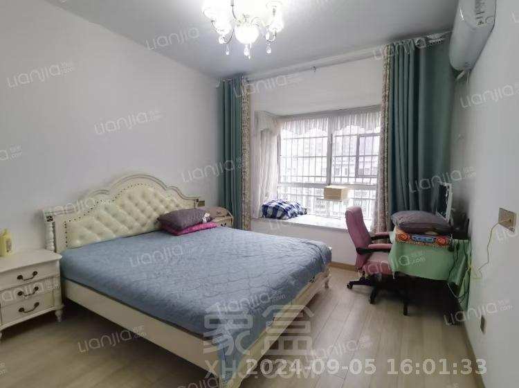 新泰小区  3室2厅2卫   1400.00元/月室内图