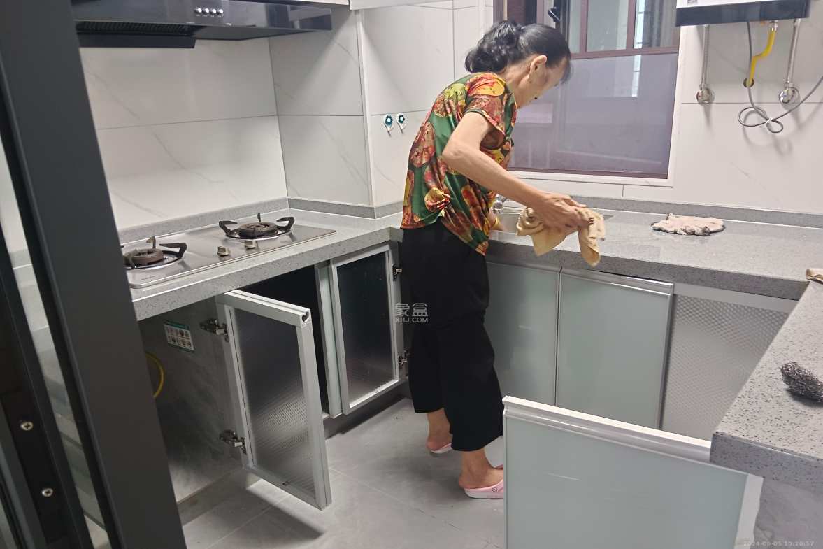 东合新苑  2室1厅1卫    2400.0元/月室内图