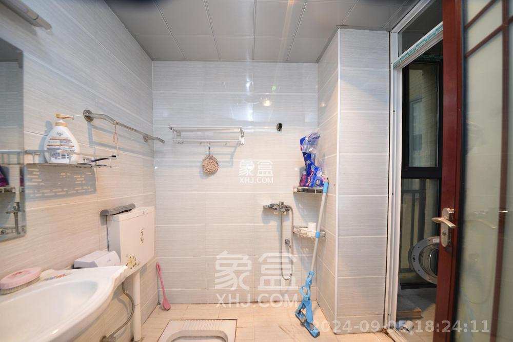 万博汇  2室1厅1卫    2400.0元/月室内图