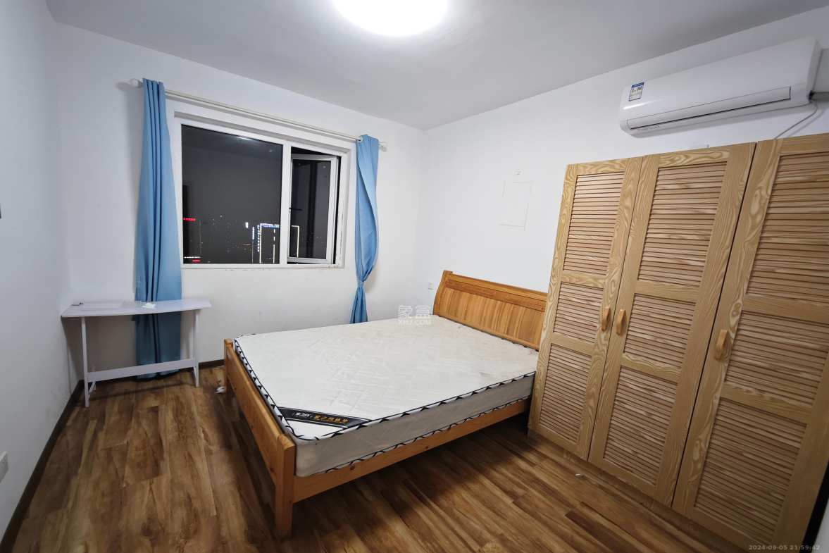 绿地新都会  3室2厅2卫    2300.0元/月室内图