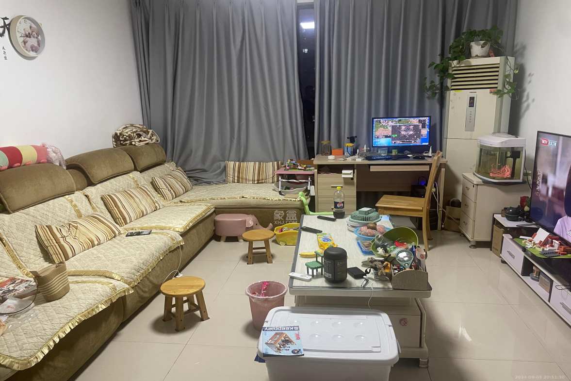 尊邸华庭  3室2厅1卫    2500.0元/月室内图1