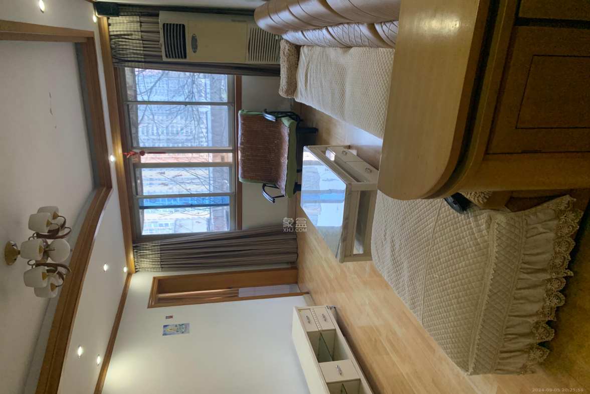 十五中单位宿舍  2室1厅1卫    2300.0元/月 十五中单位宿舍  2室1厅1卫    2300.0元/月室内图1