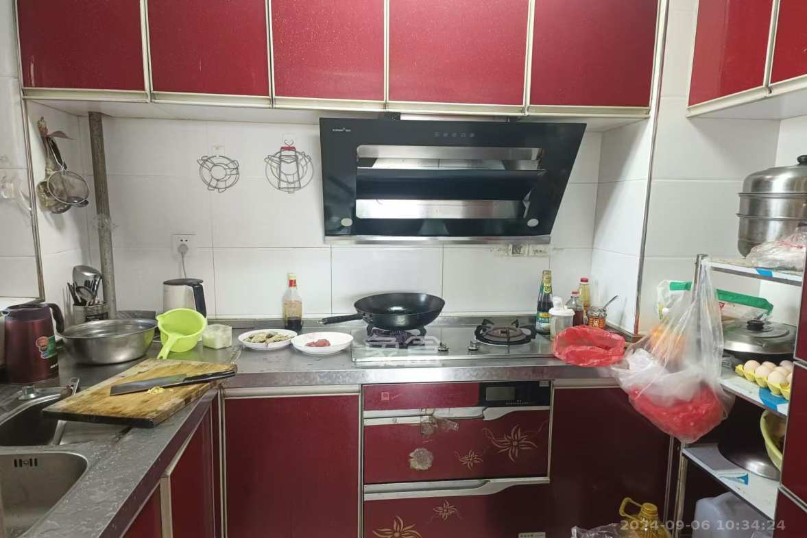 枫华府第  3室2厅2卫   2200.00元/月室内图