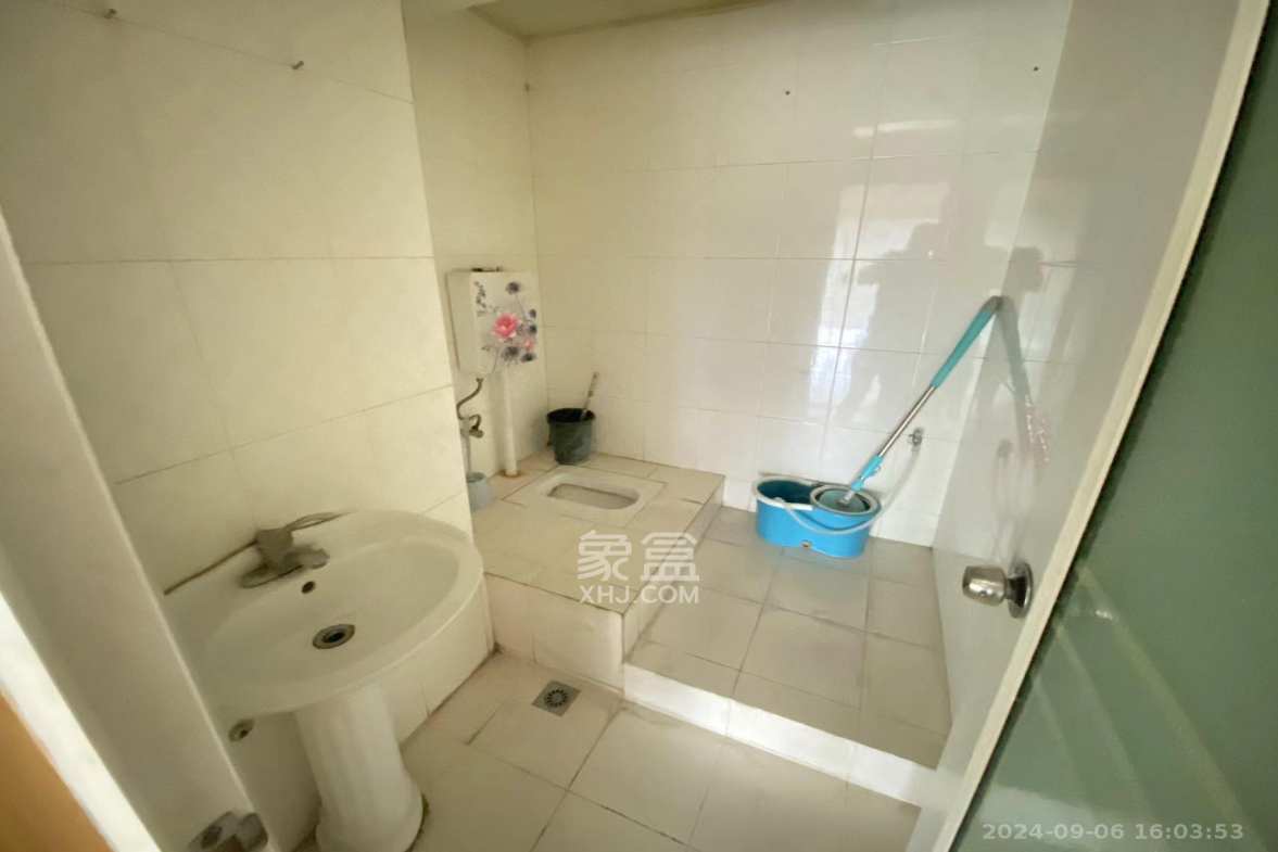 华菱蓝调国际(华菱.香墅美地) 4室2厅2卫 4300.0元/月 华菱蓝调国际(华菱.香墅美地) 4室2厅2卫 4300.0元/月室内图