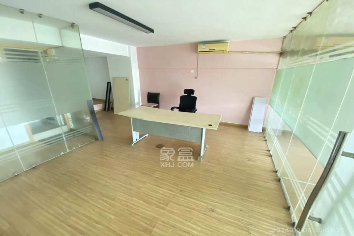 华菱蓝调国际(华菱.香墅美地) 4室2厅2卫 4300.0元/月 华菱蓝调国际(华菱.香墅美地) 4室2厅2卫 4300.0元/月室内图