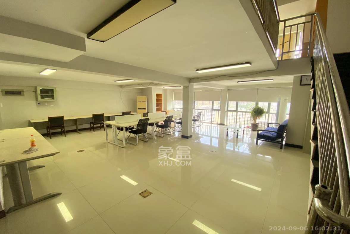 华菱蓝调国际(华菱.香墅美地) 4室2厅2卫 4300.0元/月 华菱蓝调国际(华菱.香墅美地) 4室2厅2卫 4300.0元/月室内图