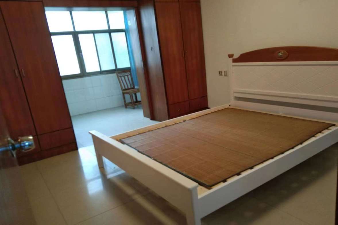 梓山苑小区  3室2厅1卫   1100.00元/月室内图