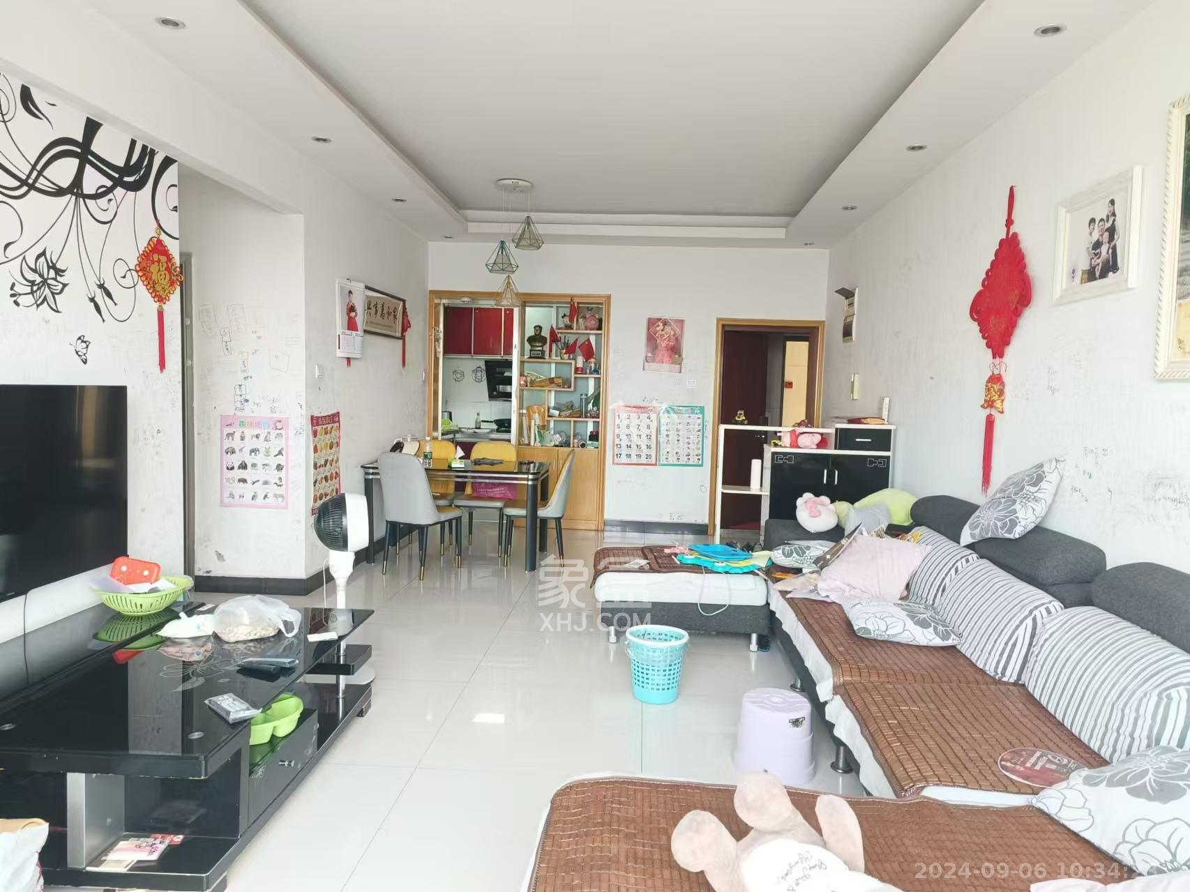 枫华府第  3室2厅2卫   2200.00元/月