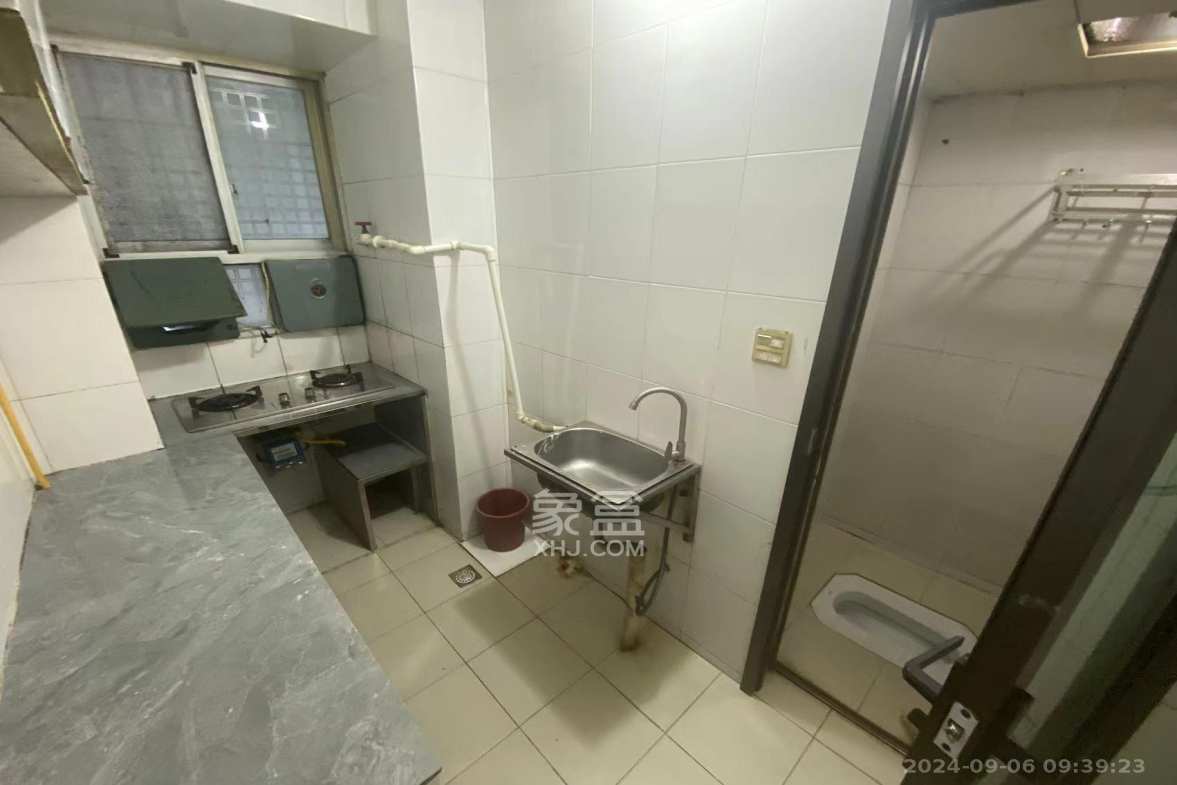 军属新村  2室1厅1卫    1300.0元/月室内图