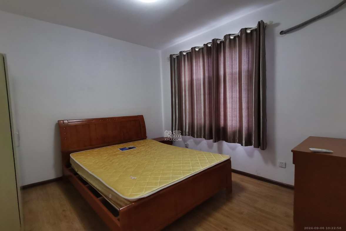 嘉盛华庭(一期、二期、三期) 3室2厅2卫 3300.0元/月 嘉盛华庭(一期、二期、三期) 3室2厅2卫 3300.0元/月室内图