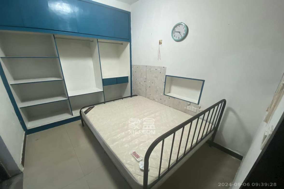 军属新村  2室1厅1卫    1300.0元/月室内图