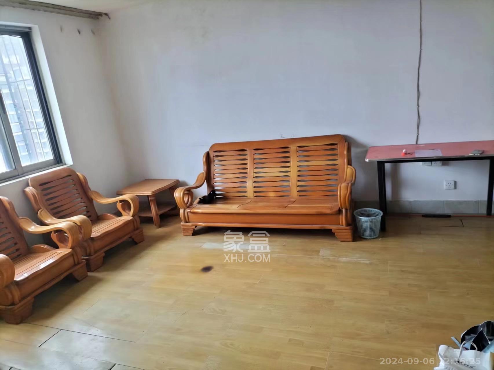 兰景花园  2室2厅1卫    1300.0元/月