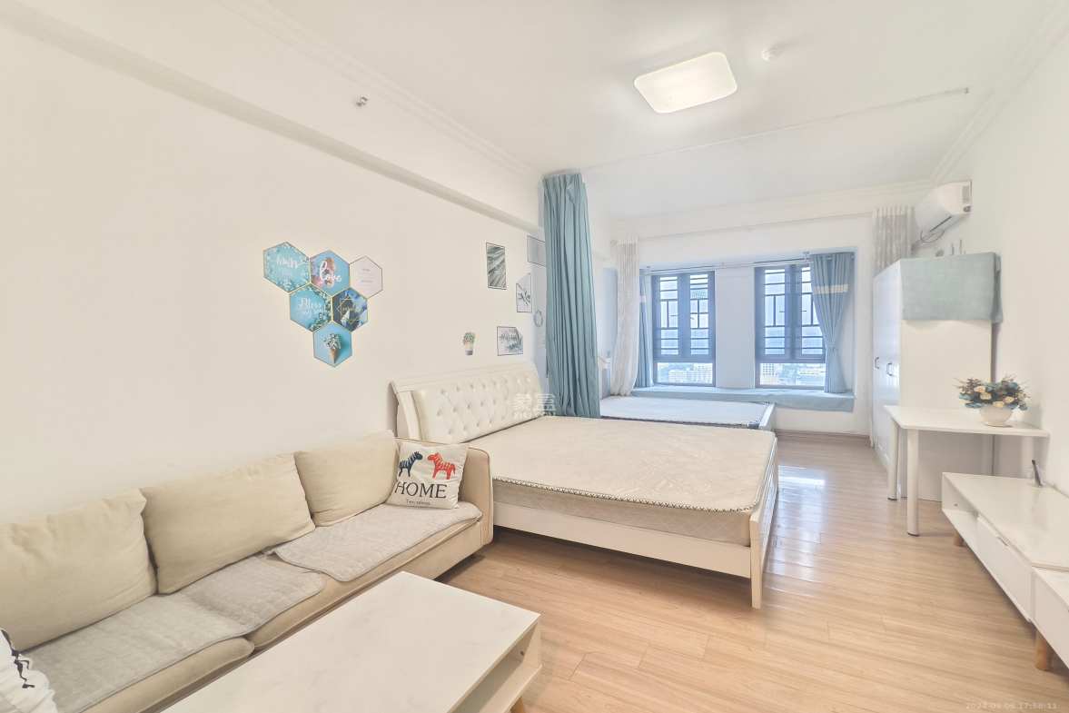 碧桂园星城首府  1室1厅1卫    1350.0元/月 碧桂园星城首府  1室1厅1卫    1350.0元/月室内图1