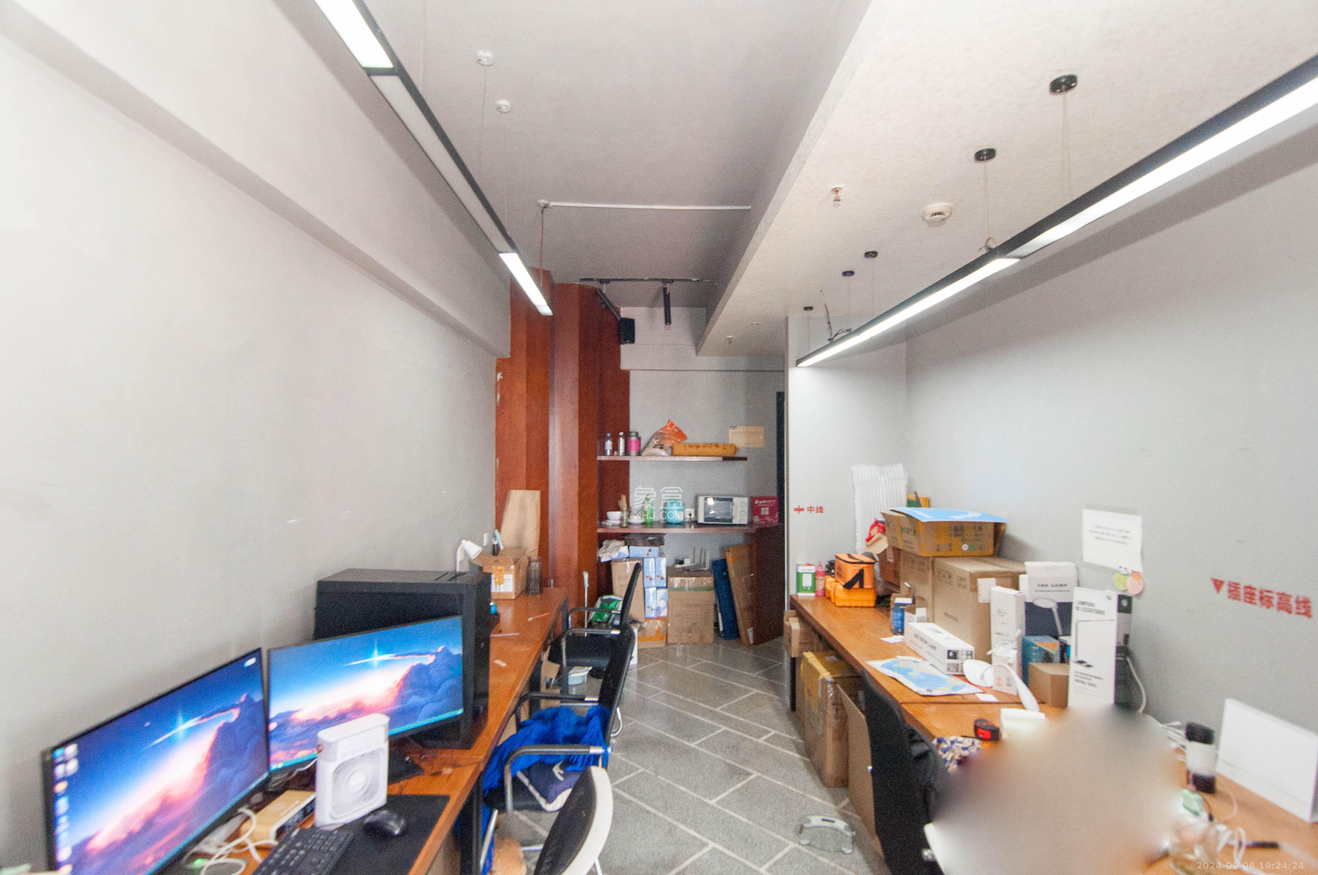 达美D6区   90.0㎡      4500.0元/月室内图