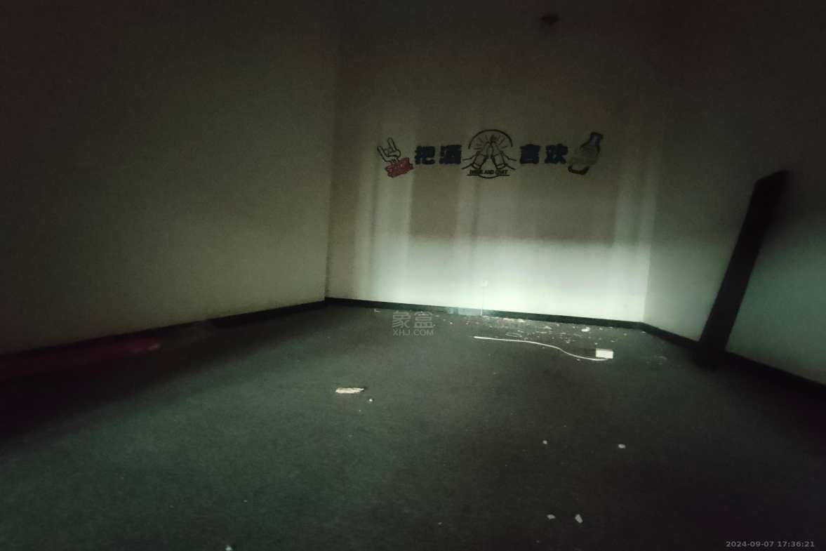 恒大华府  3室2厅1卫   9500.00元/月室内图