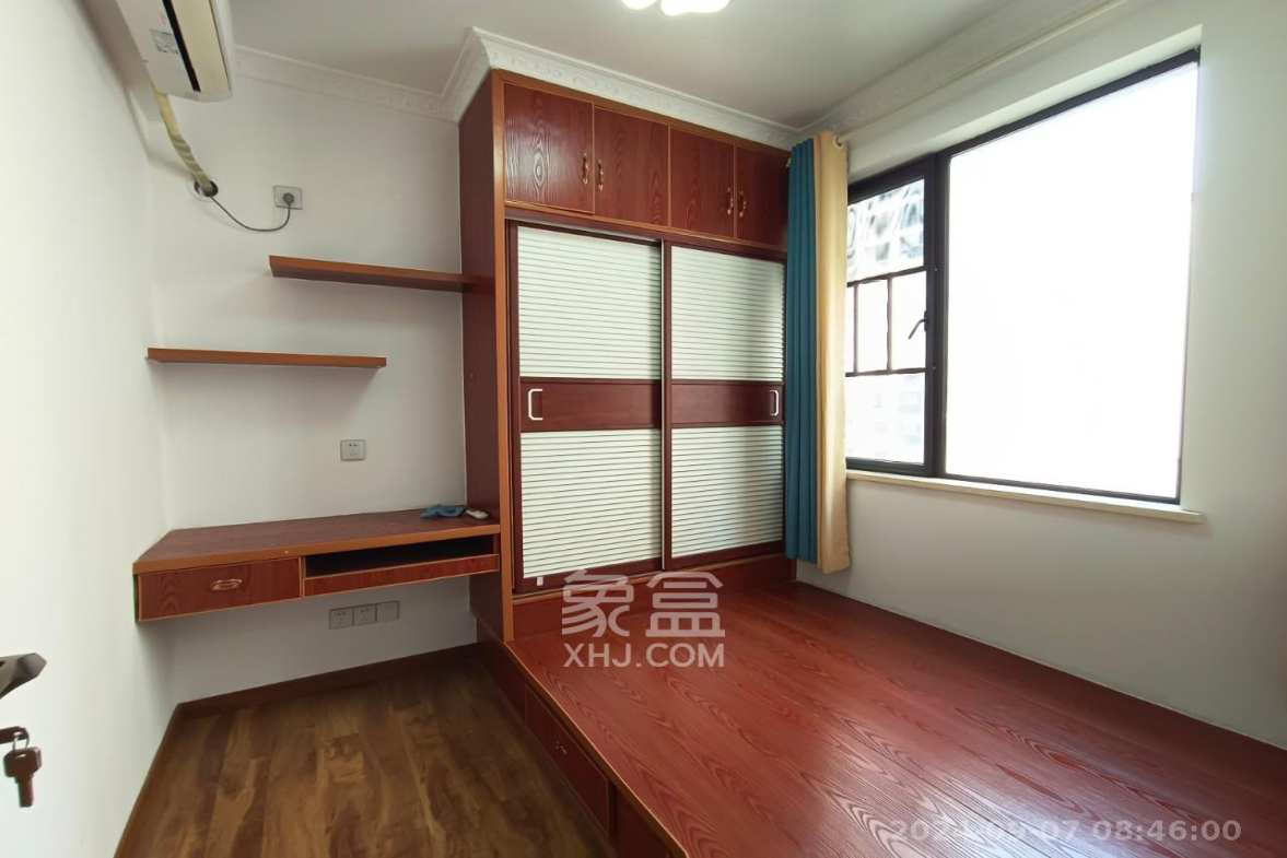 绿地香树花城  3室2厅2卫   1800.00元/月室内图