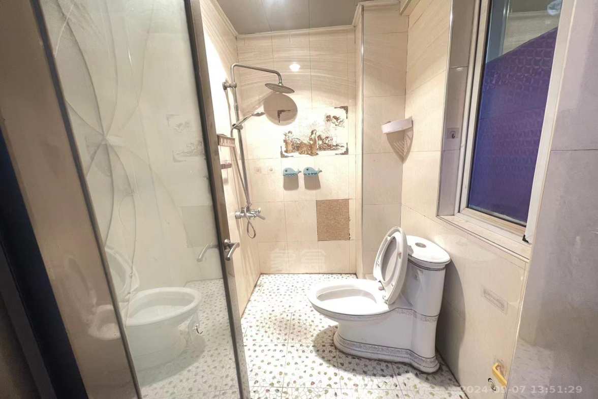 胜马可  3室2厅2卫   1900.00元/月室内图