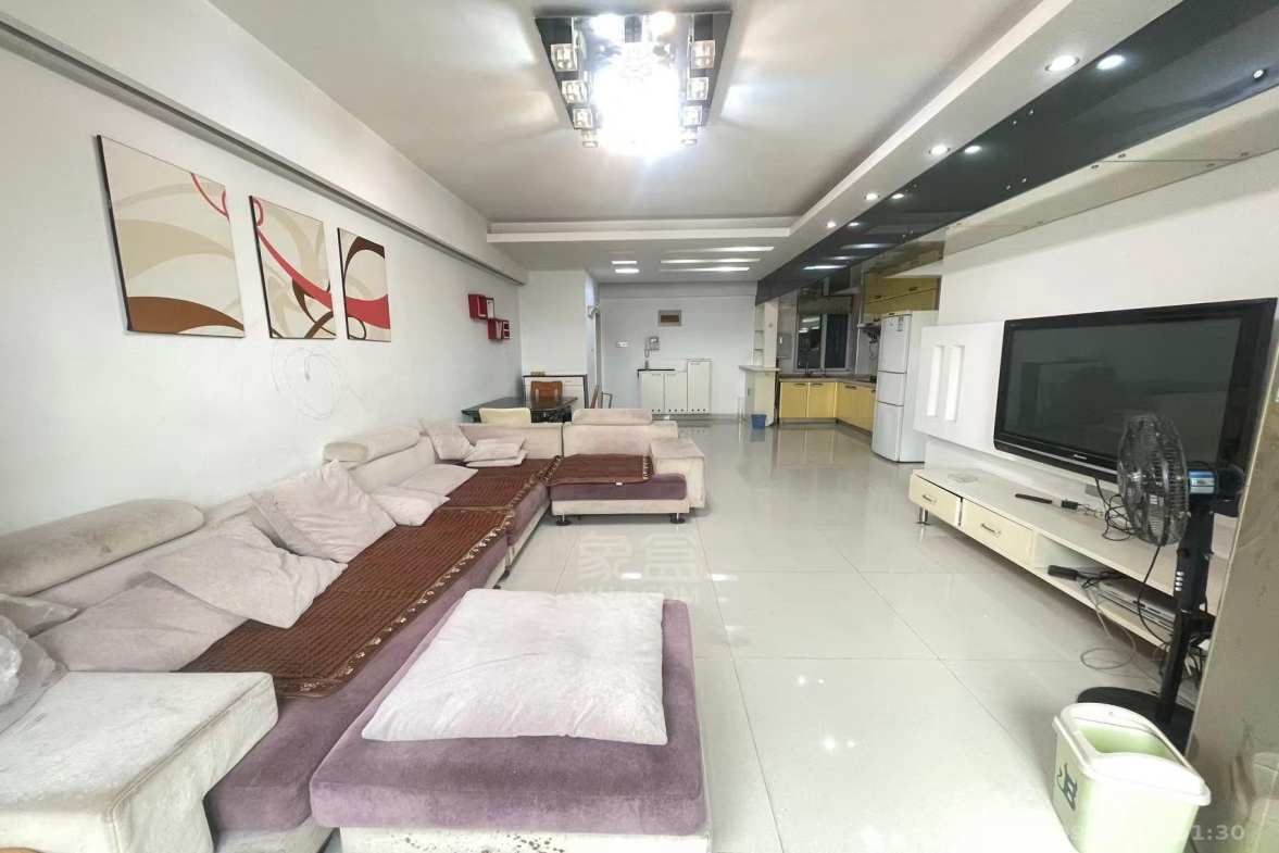 胜马可  3室2厅2卫   1900.00元/月室内图