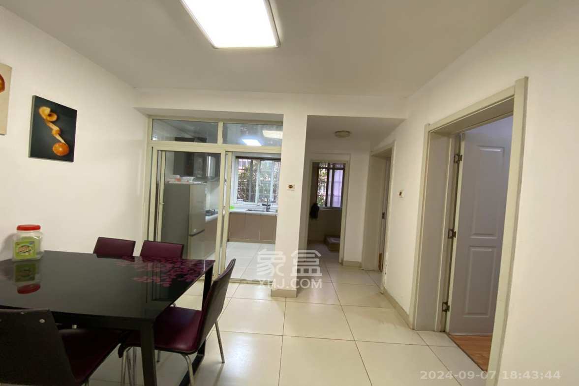 韶峰星苑(韶峰尚南UP公寓)  3室2厅1卫    1600.0元/月 韶峰星苑(韶峰尚南UP公寓)  3室2厅1卫    1600.0元/月室内图