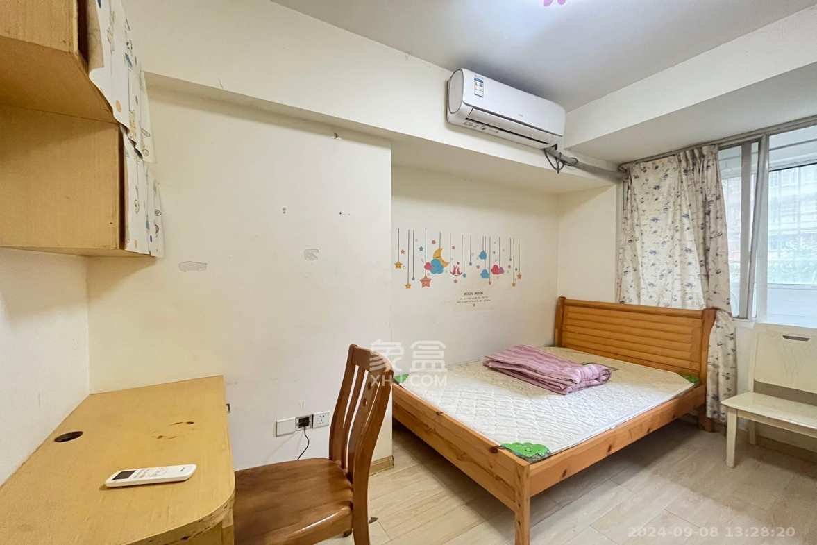 润芳园  1室2厅1卫   1900.00元/月室内图