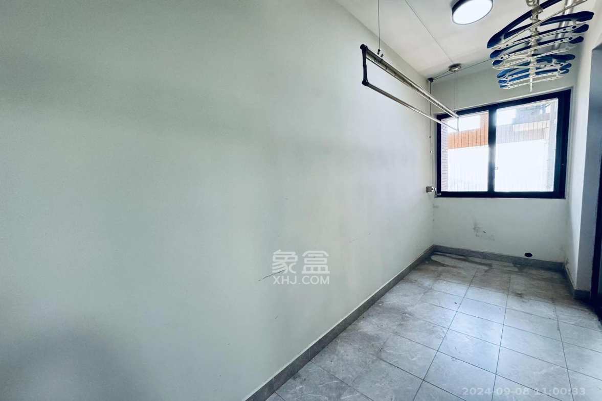 西子湖畔沃府  3室2厅2卫   2500.00元/月室内图