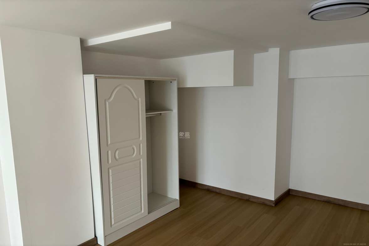 碧桂园星荟  1室2厅1卫    1300.0元/月室内图