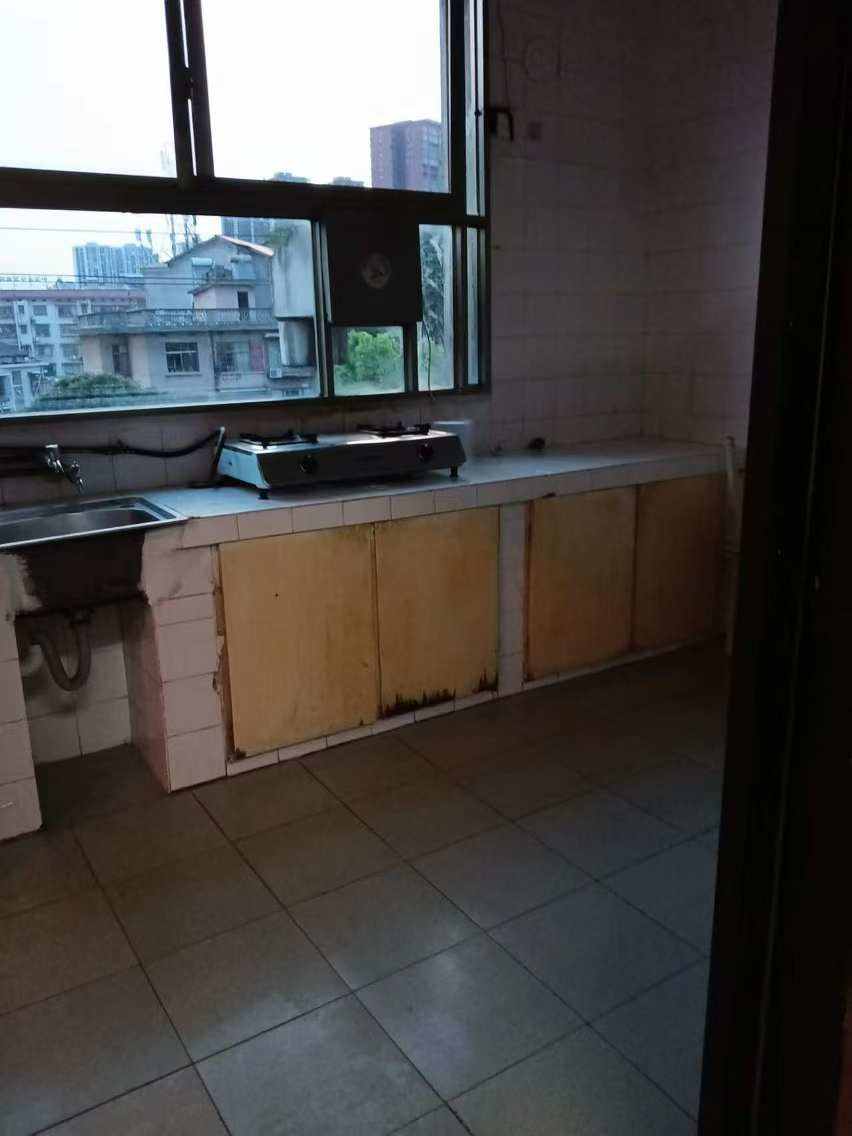 煤气公司家属楼  2室1厅1卫    700.0元/月室内图