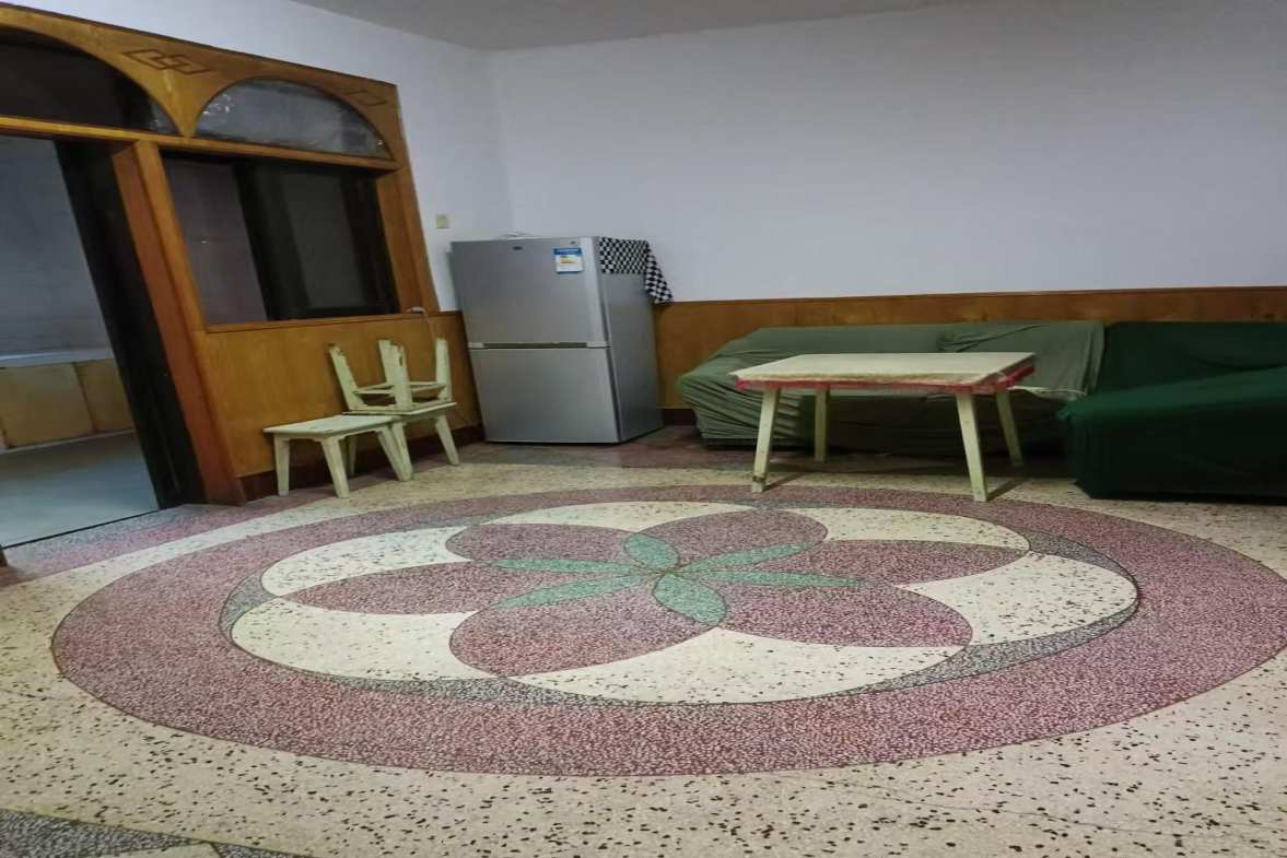 煤气公司家属楼  2室1厅1卫    700.0元/月室内图